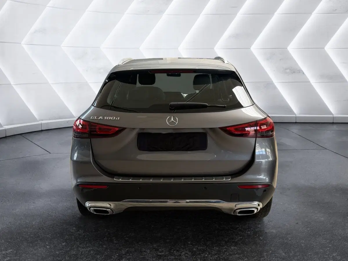 Mercedes-Benz GLA SUV usata a Napoli (8)