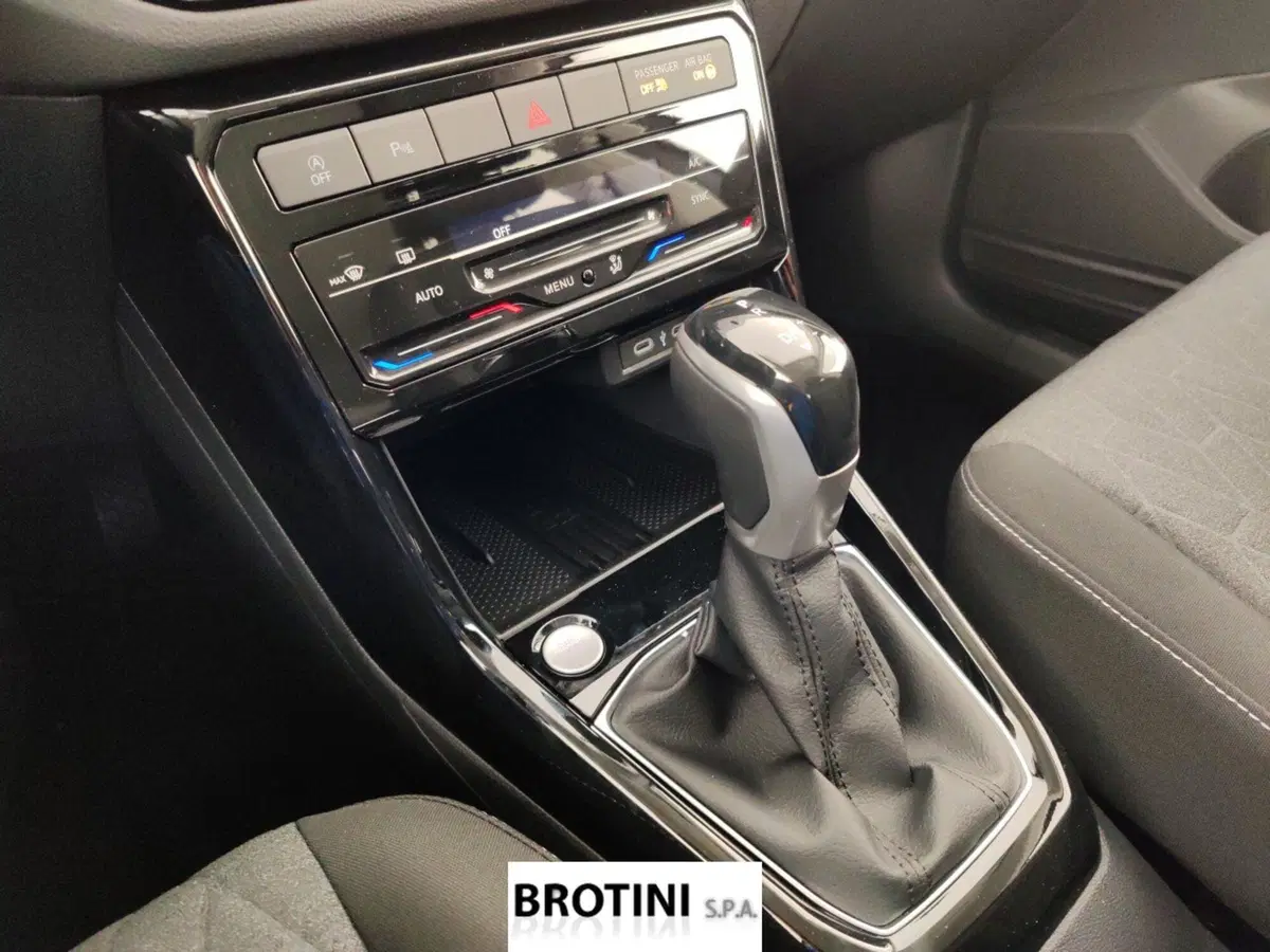 Volkswagen T-Cross nuova a Massa-Carrara (11)