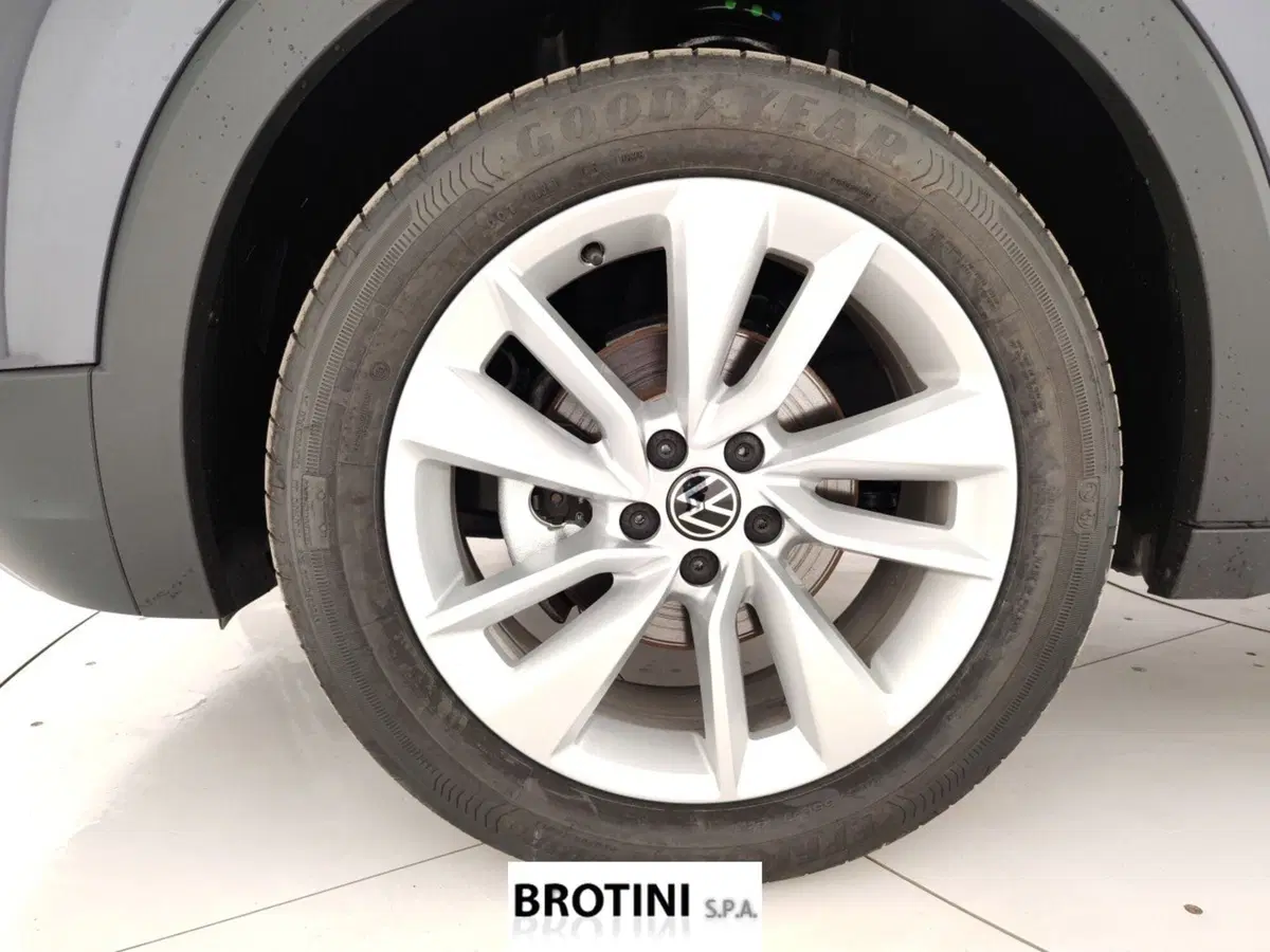 Volkswagen T-Cross nuova a Massa-Carrara (6)
