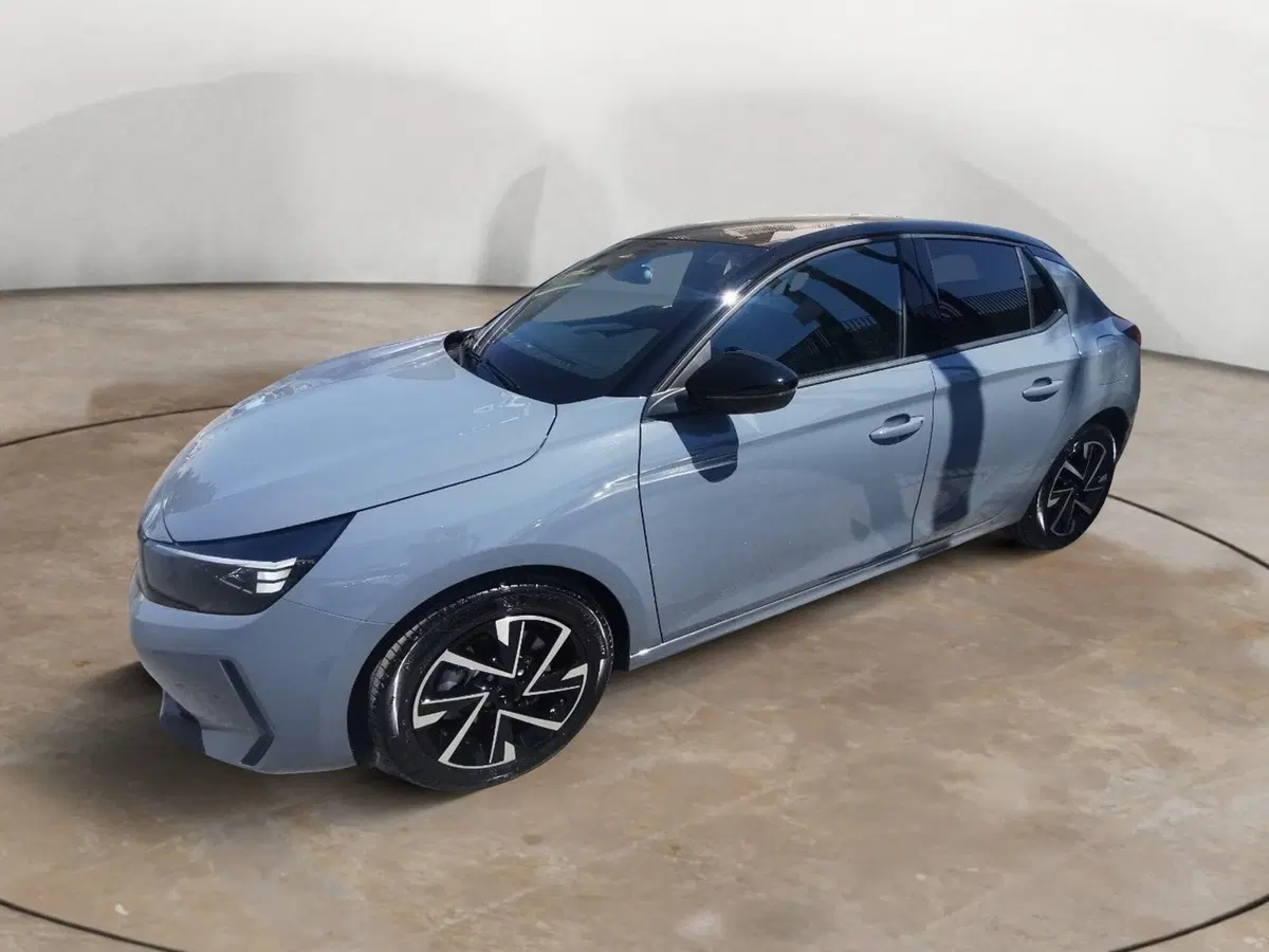 Opel Corsa nuova a Brindisi