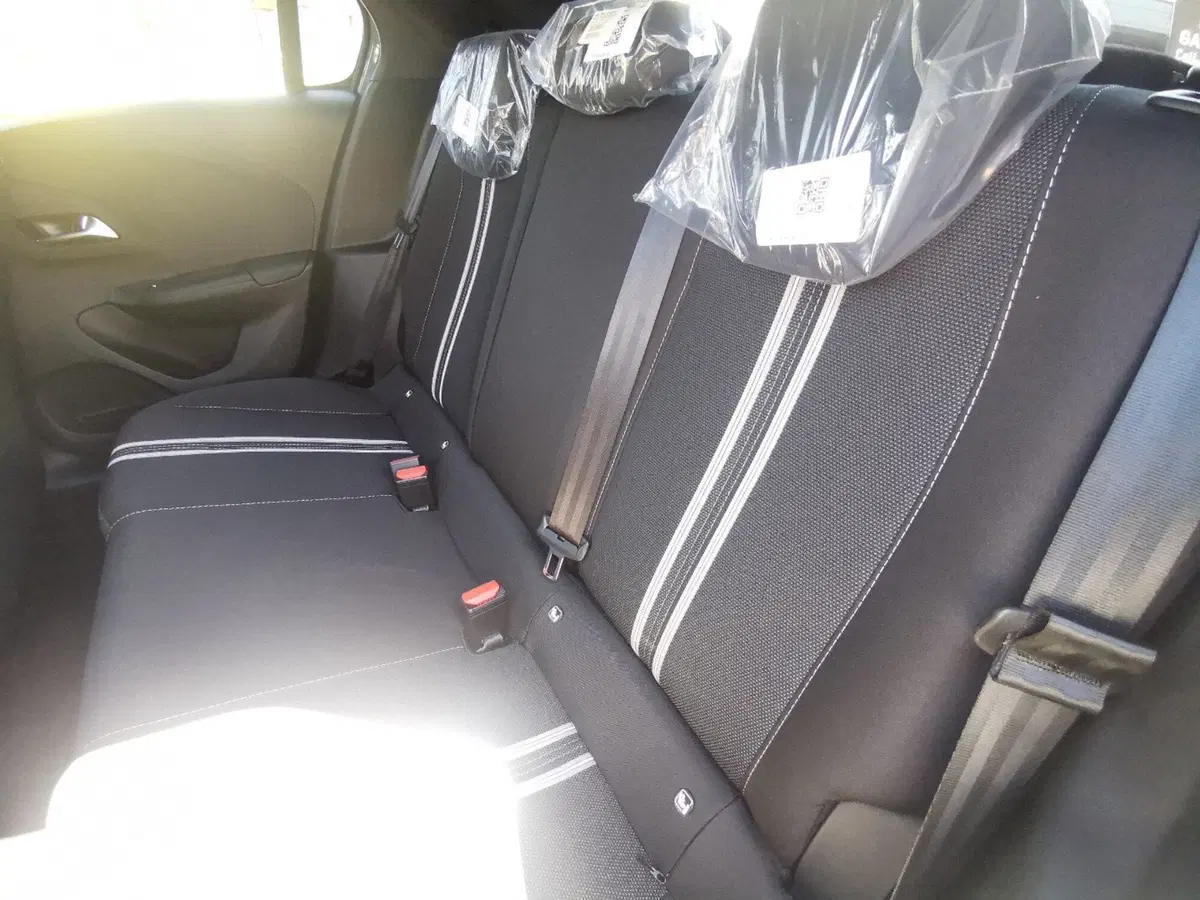 Opel Corsa nuova a Brindisi (10)