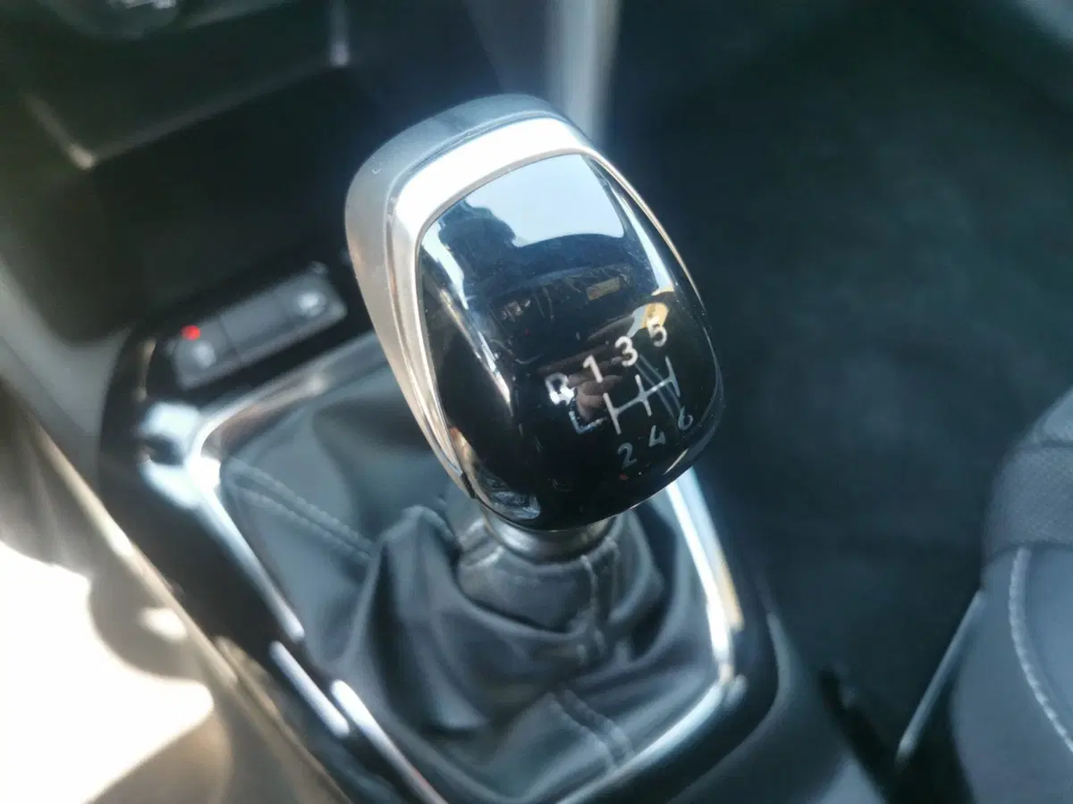Opel Corsa nuova a Brindisi (14)