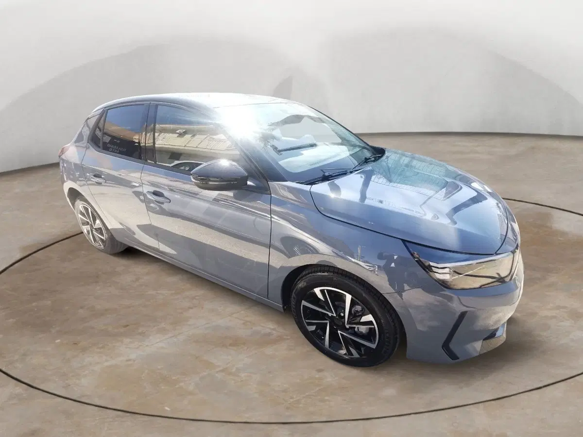 Opel Corsa nuova a Brindisi (2)