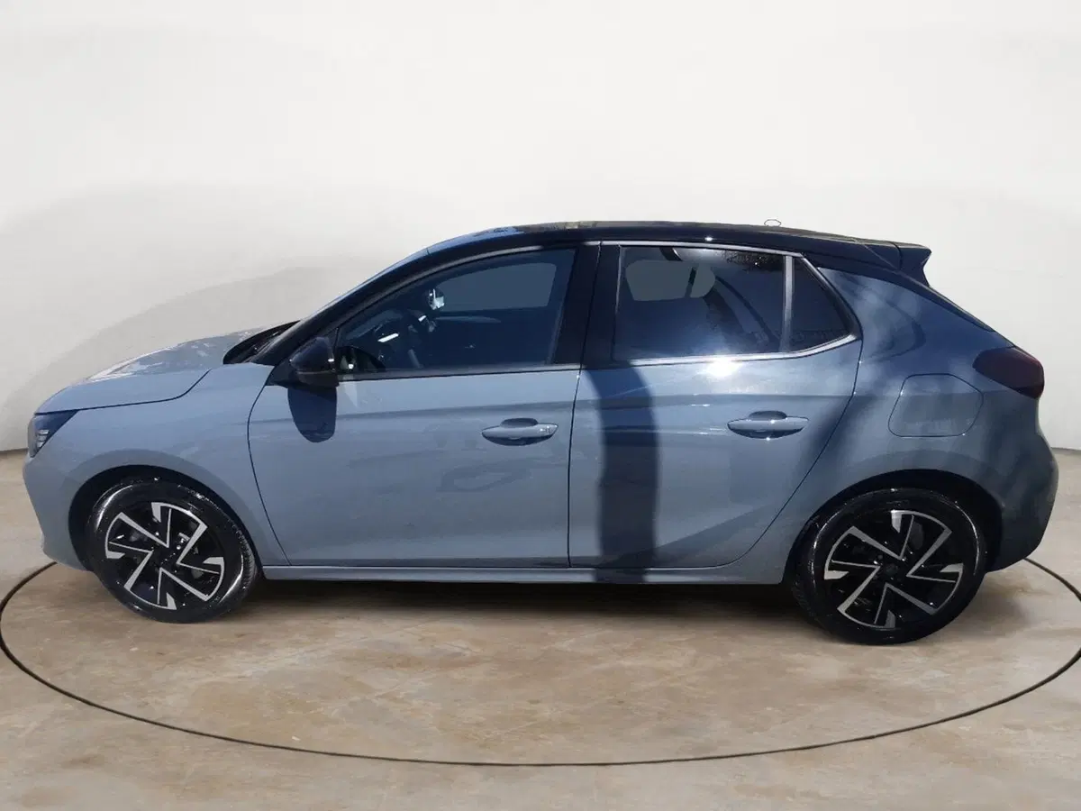 Opel Corsa nuova a Brindisi (7)