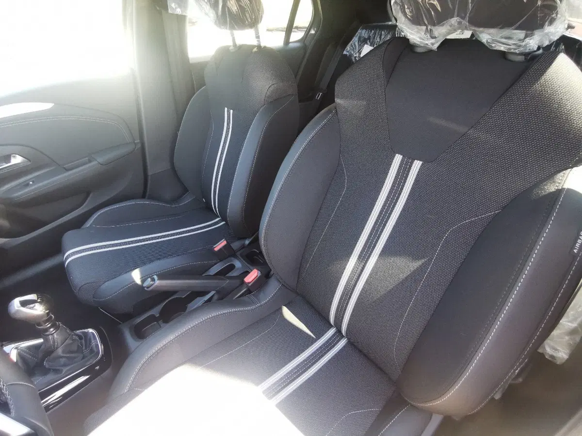 Opel Corsa nuova a Brindisi (9)