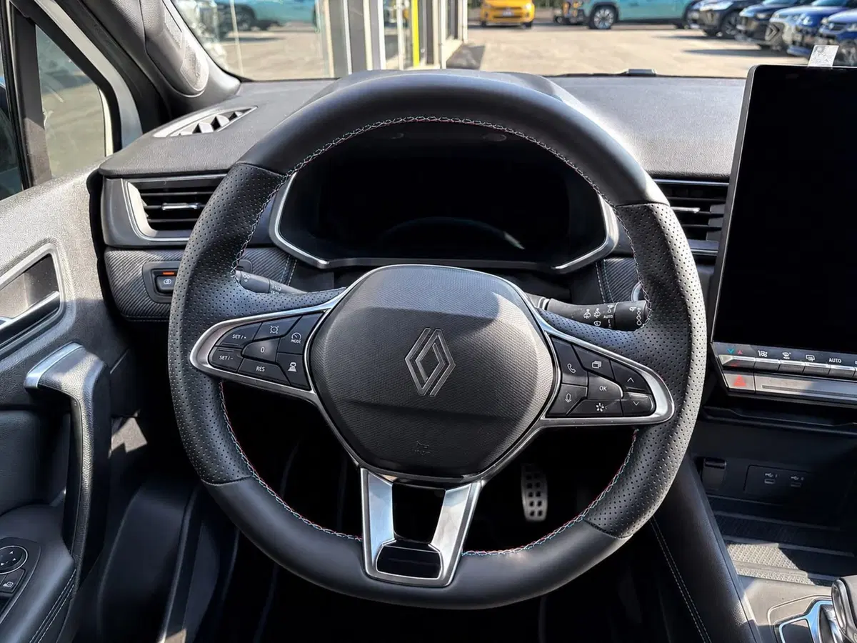 Renault Symbioz usata a Rimini (8)