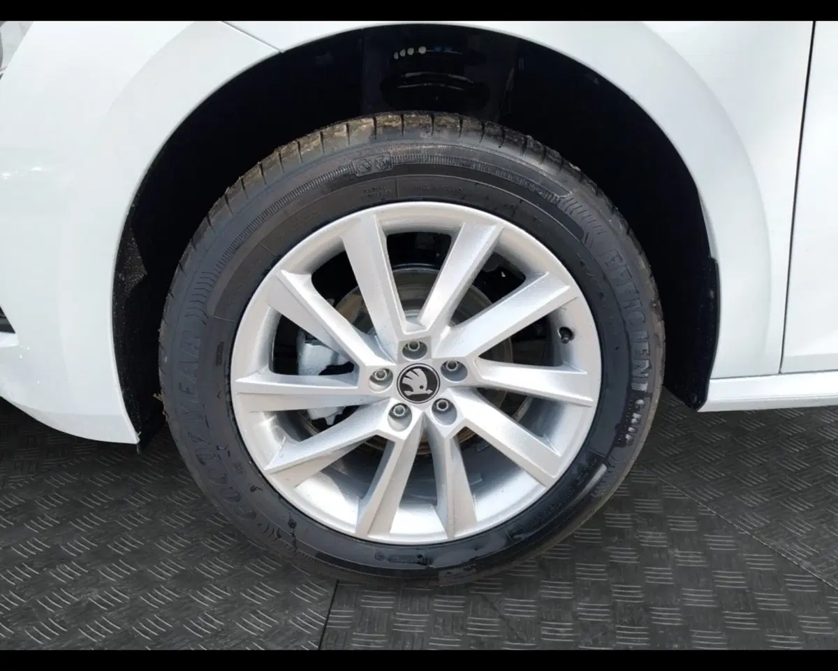 Skoda Kamiq nuova a Ravenna (9)