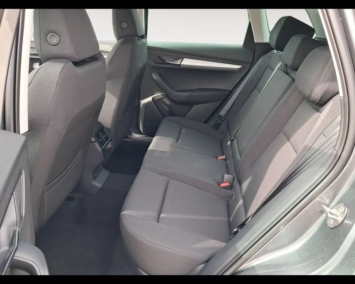 Skoda Karoq nuova a Ravenna (11)