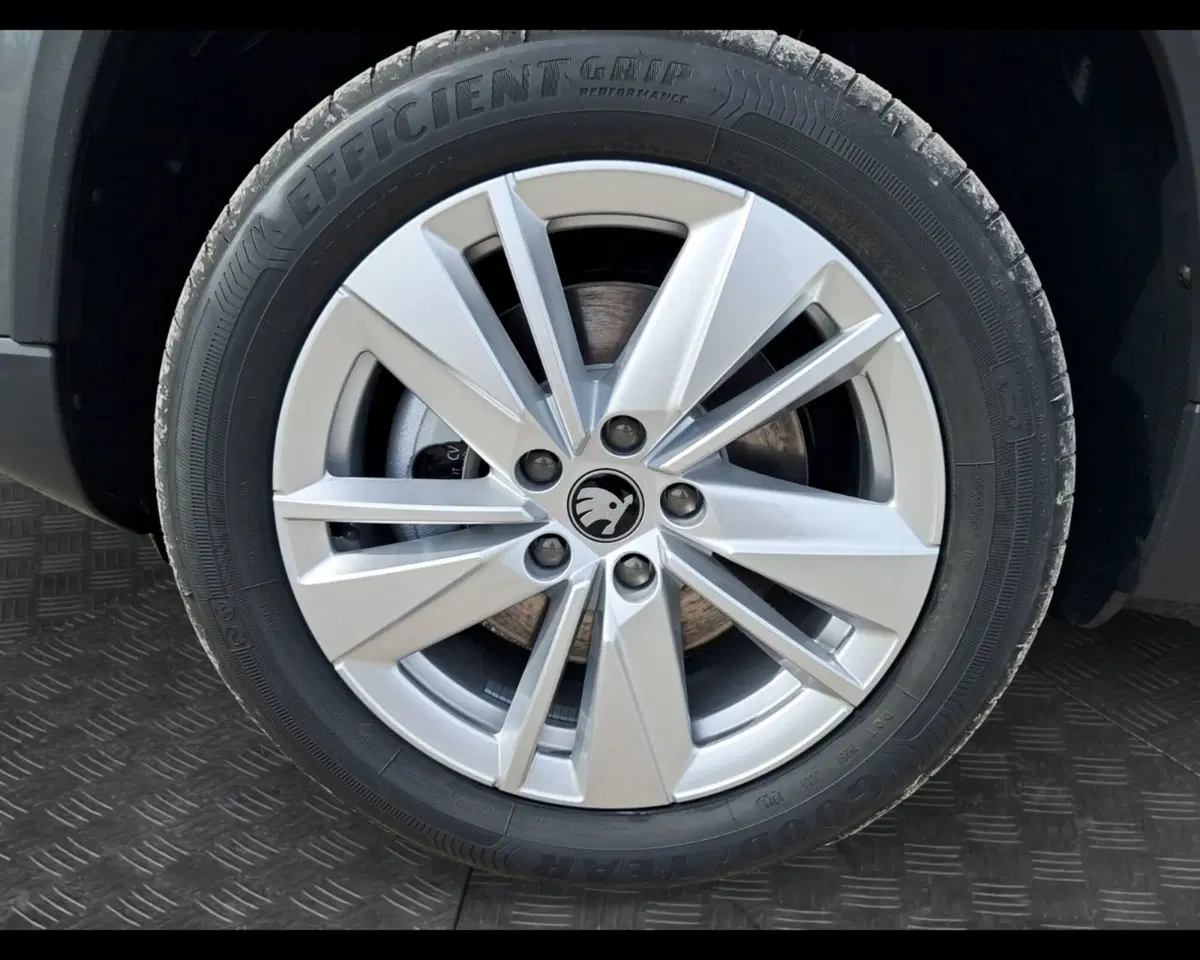 Skoda Karoq nuova a Ravenna (9)