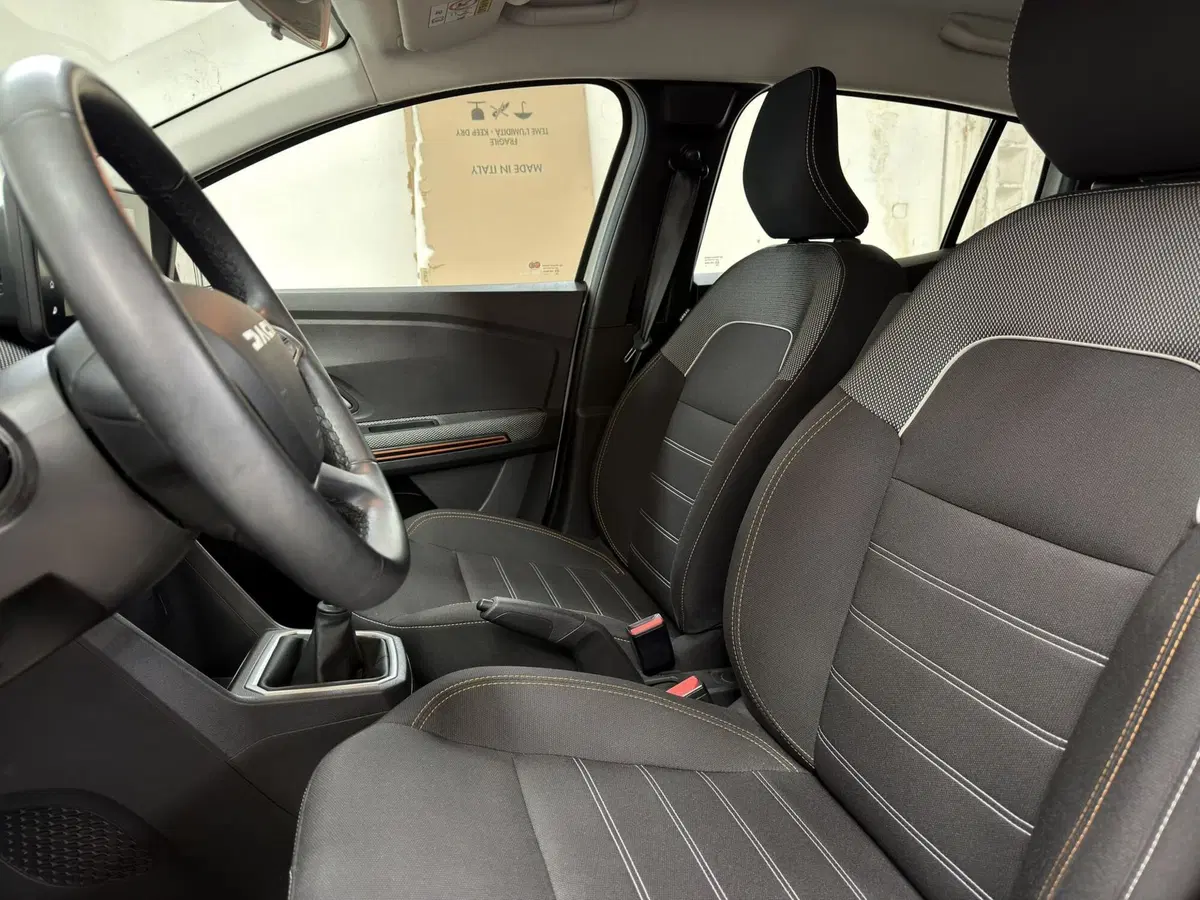 Dacia Sandero usata a Milano (13)