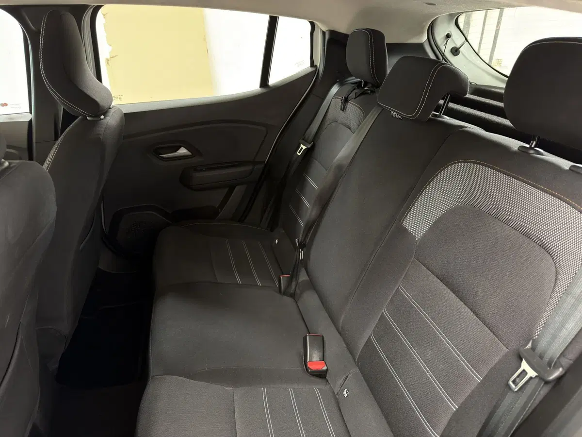 Dacia Sandero usata a Milano (15)