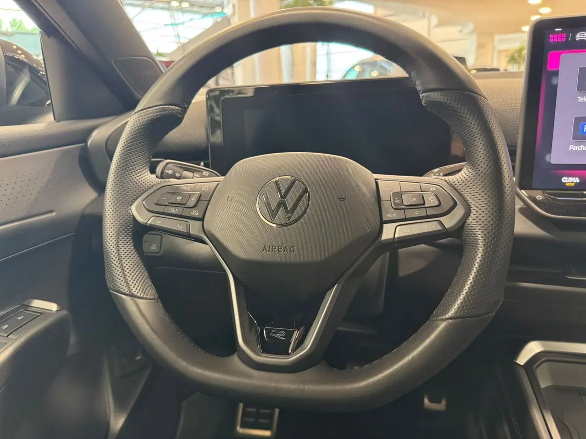 Volkswagen T-Roc usata a Varese (10)