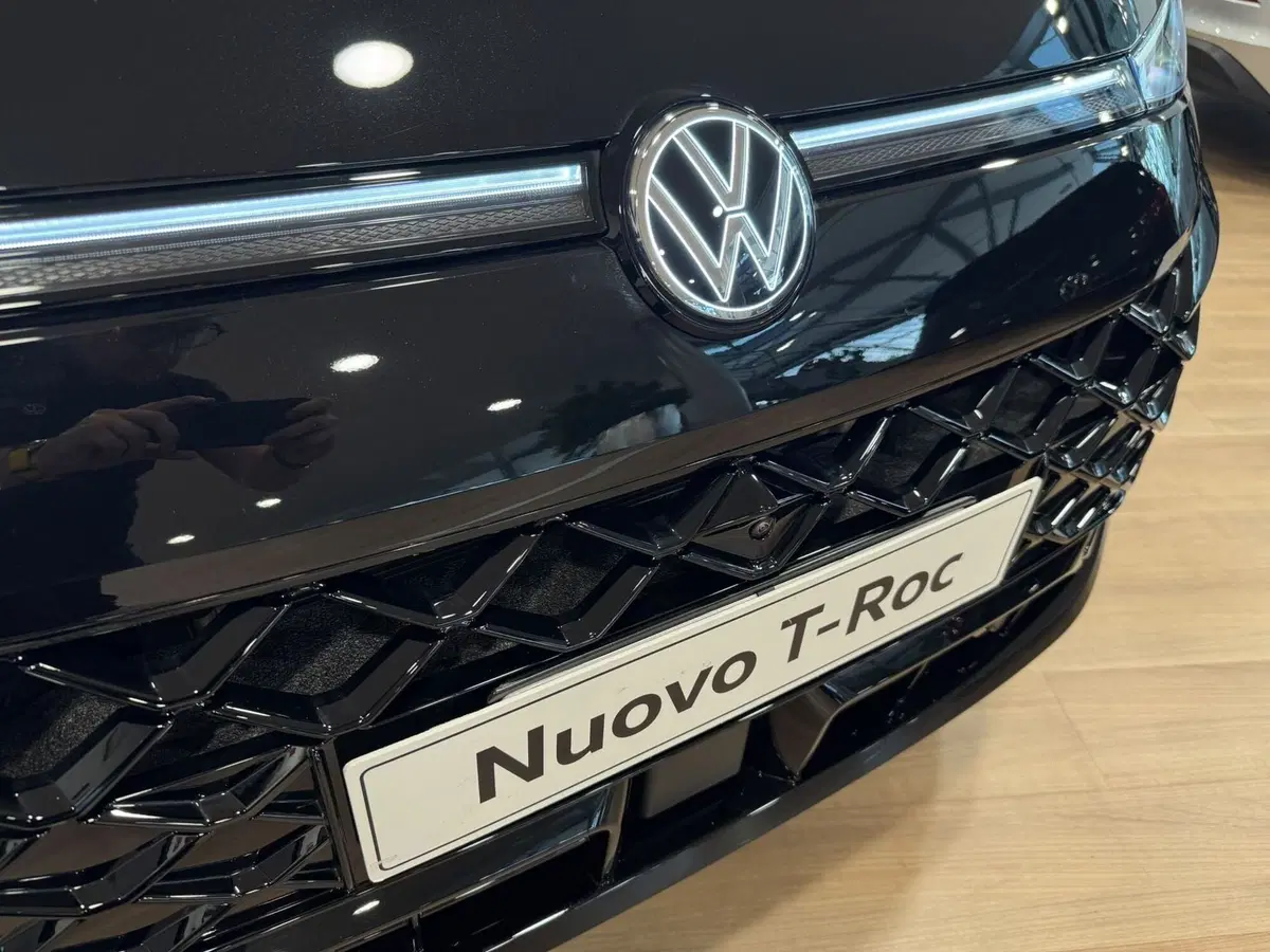 Volkswagen T-Roc usata a Varese (19)