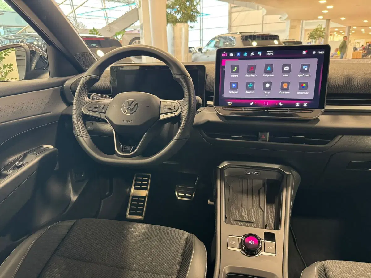Volkswagen T-Roc usata a Varese (9)