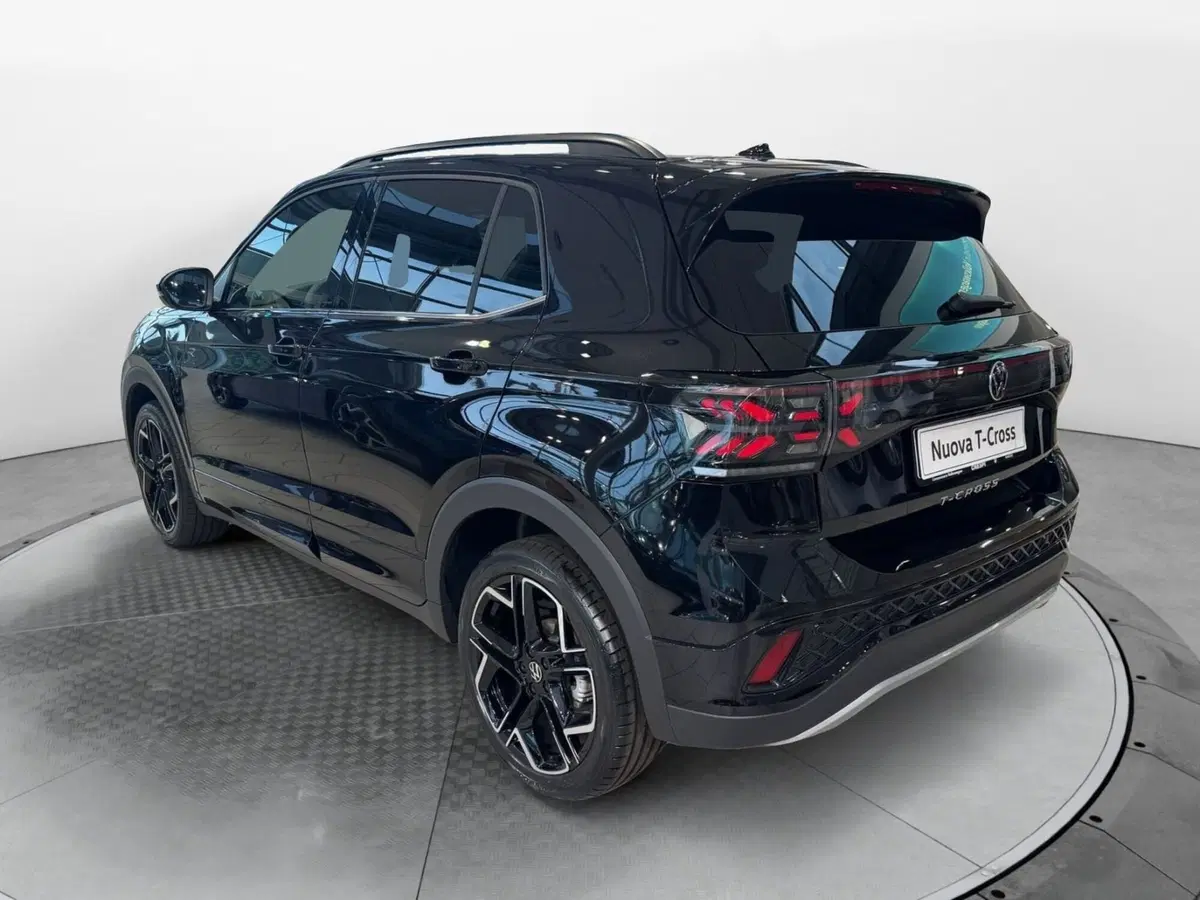 Volkswagen T-Cross usata a Varese (3)