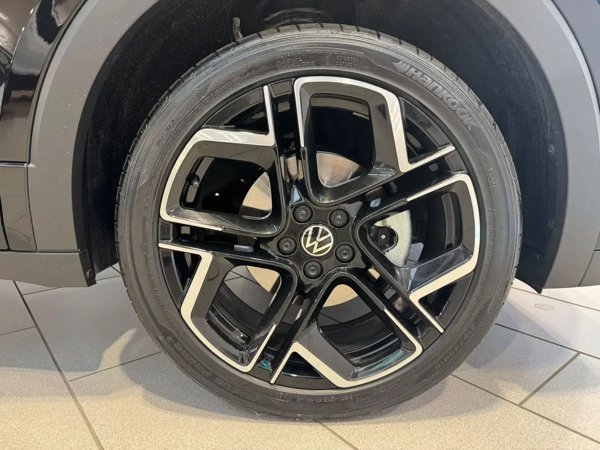 Volkswagen T-Cross usata a Varese (5)