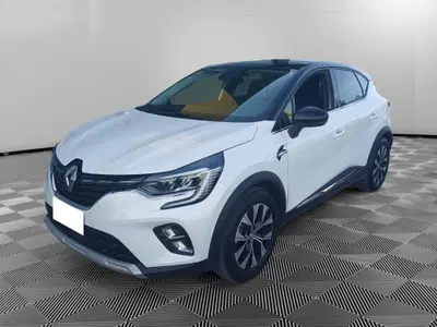 Renault Captur Full Hybrid E-Tech 145 CV Techno del 2023 usata a Ceccano