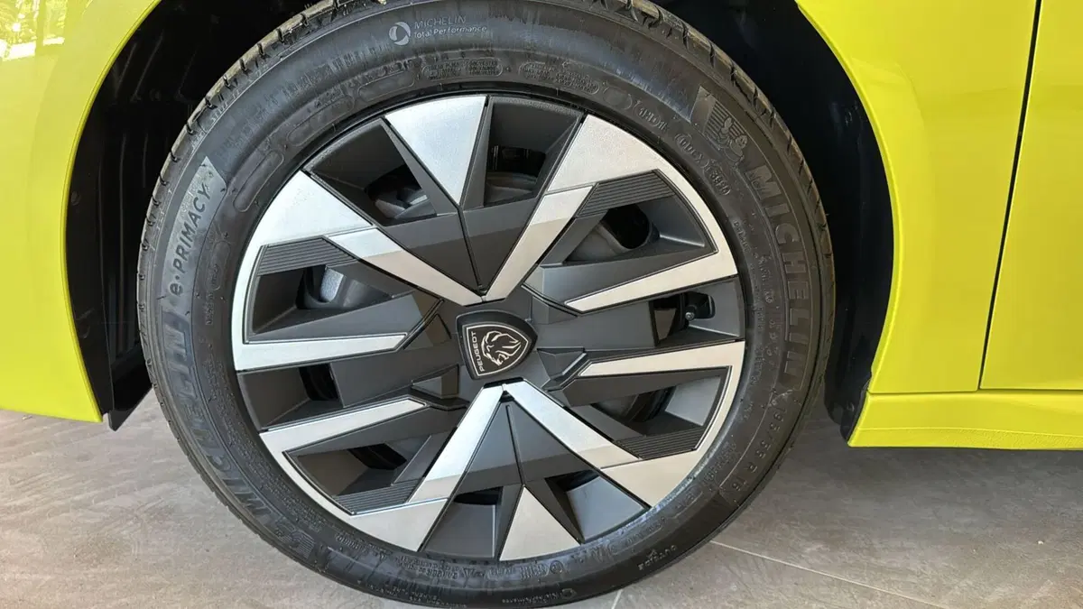 Peugeot 208 nuova a Frosinone (10)