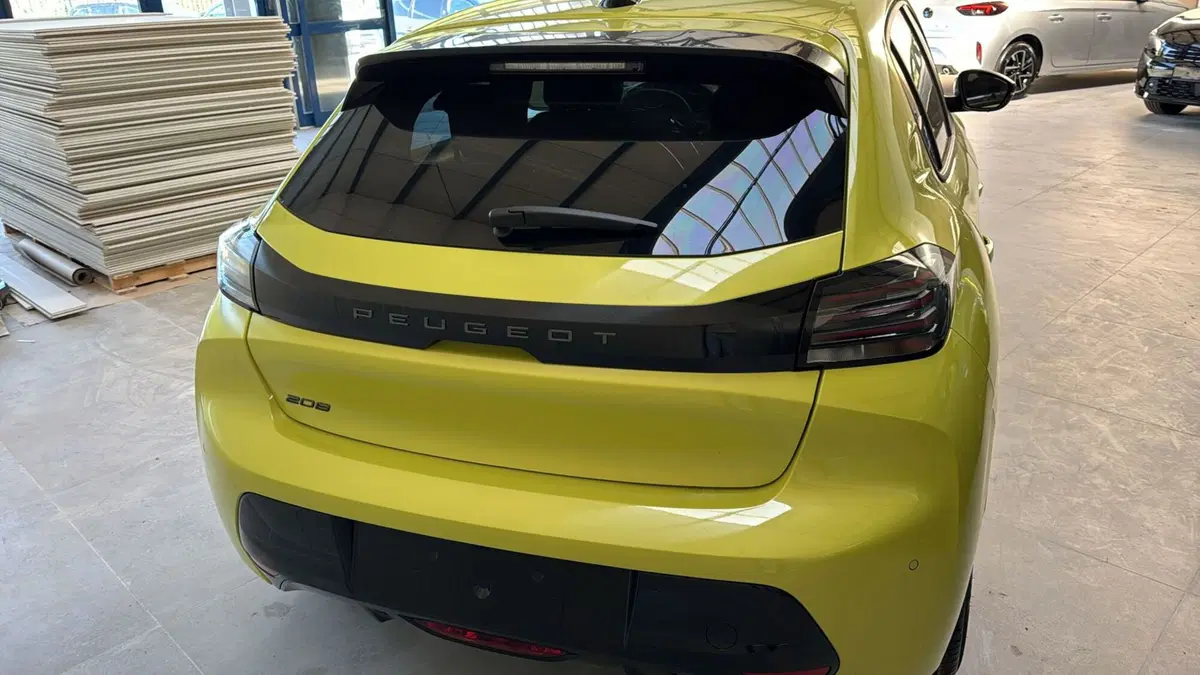 Peugeot 208 nuova a Frosinone (6)