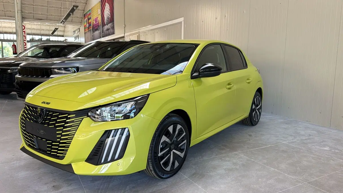 Peugeot 208 nuova a Frosinone (7)