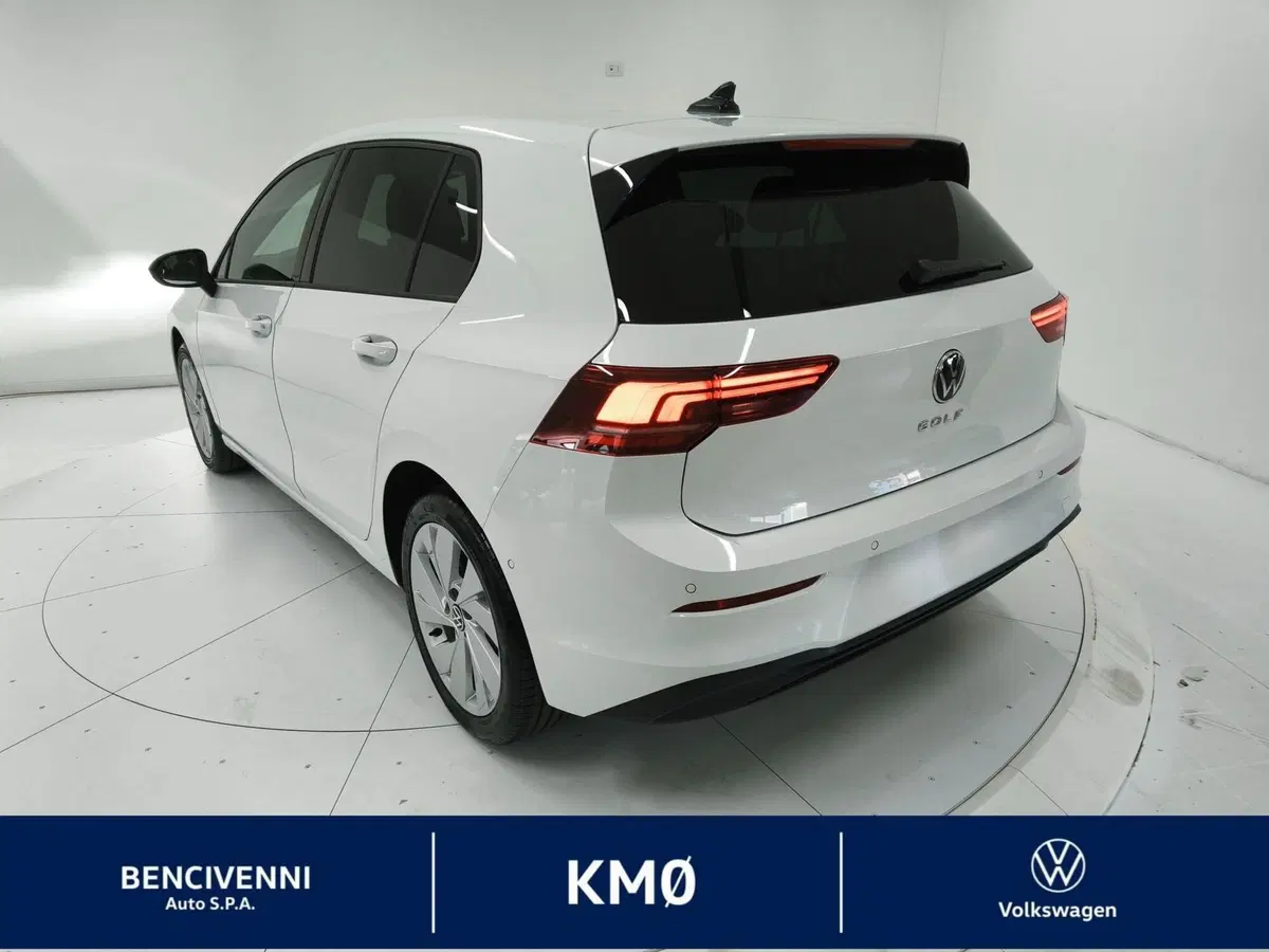 Volkswagen Golf nuova a Catanzaro (10)