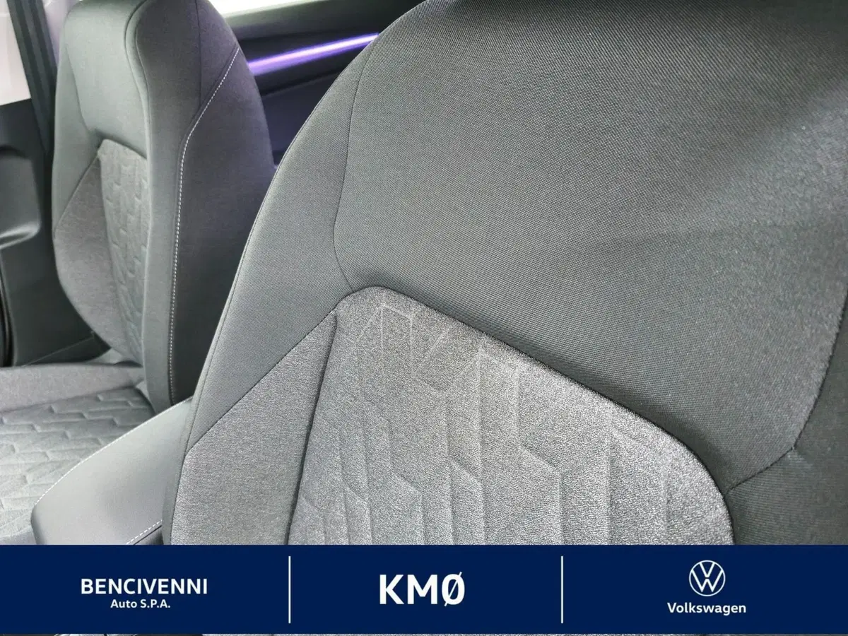Volkswagen Golf nuova a Catanzaro (18)