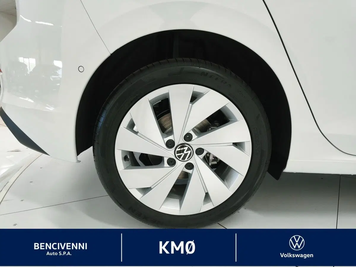 Volkswagen Golf nuova a Catanzaro (5)