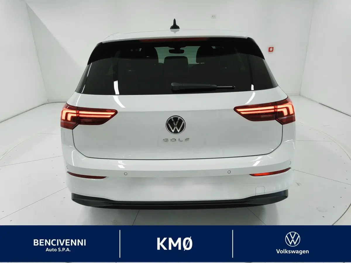 Volkswagen Golf nuova a Catanzaro (9)