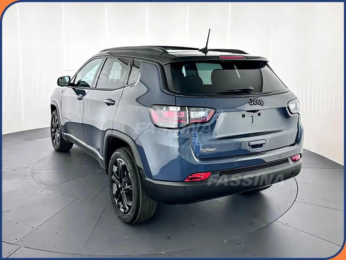 Jeep Compass nuova a Milano (4)