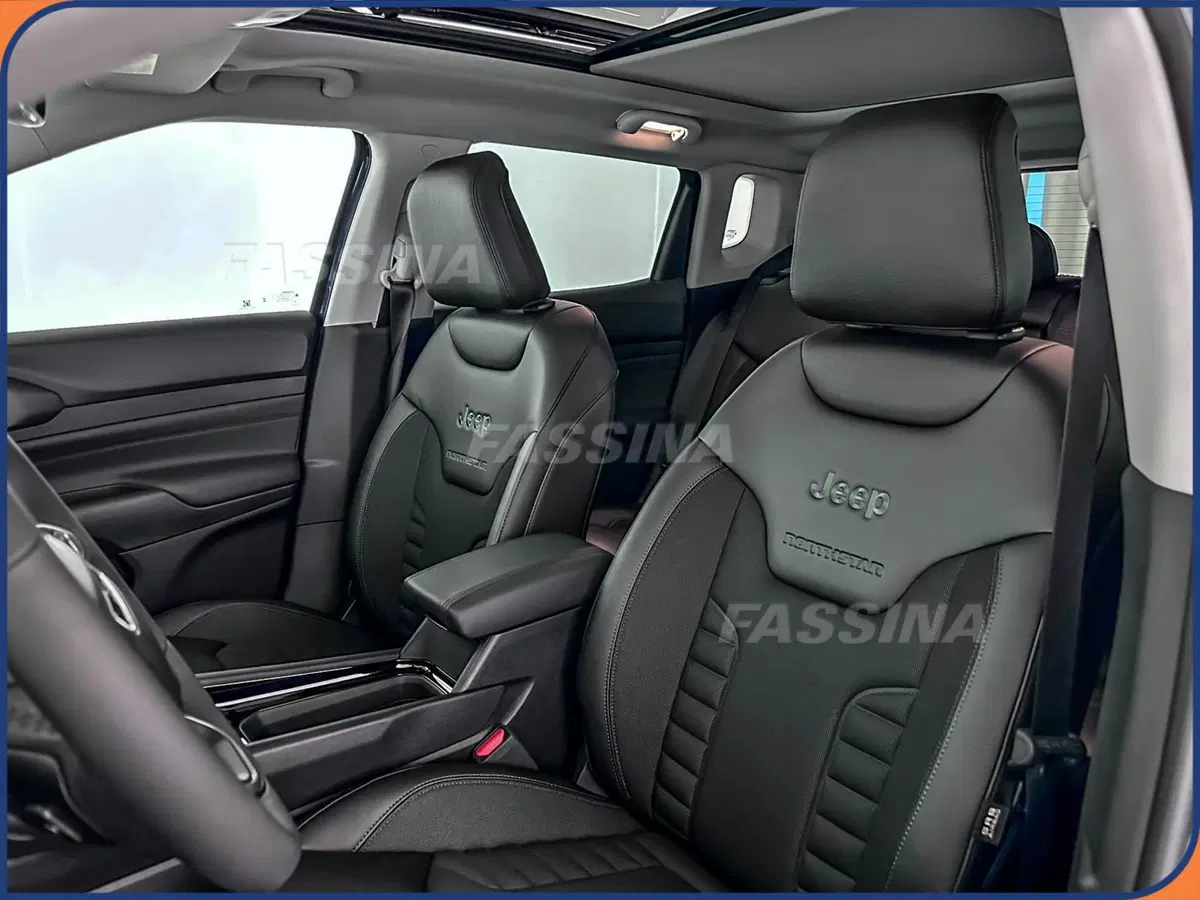 Jeep Compass nuova a Milano (8)