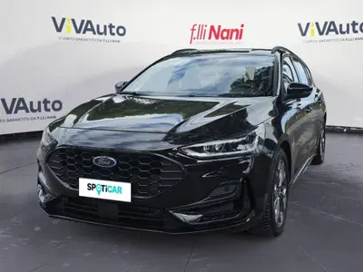 Ford Focus Station Wagon 1.0 EcoBoost Hybrid 125 CV SW ST-Line del 2022 usata a Massa