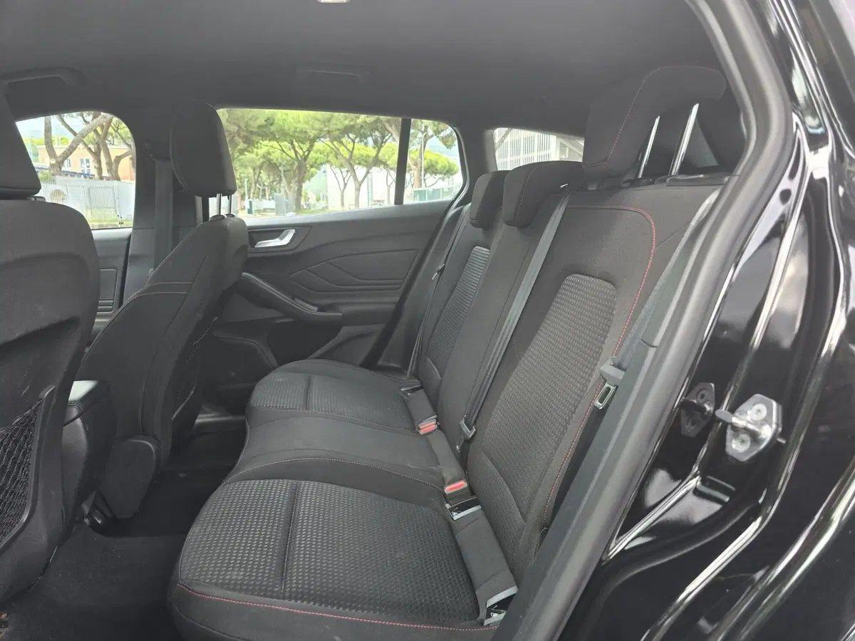 Ford Focus Station Wagon usata a Massa-Carrara (14)