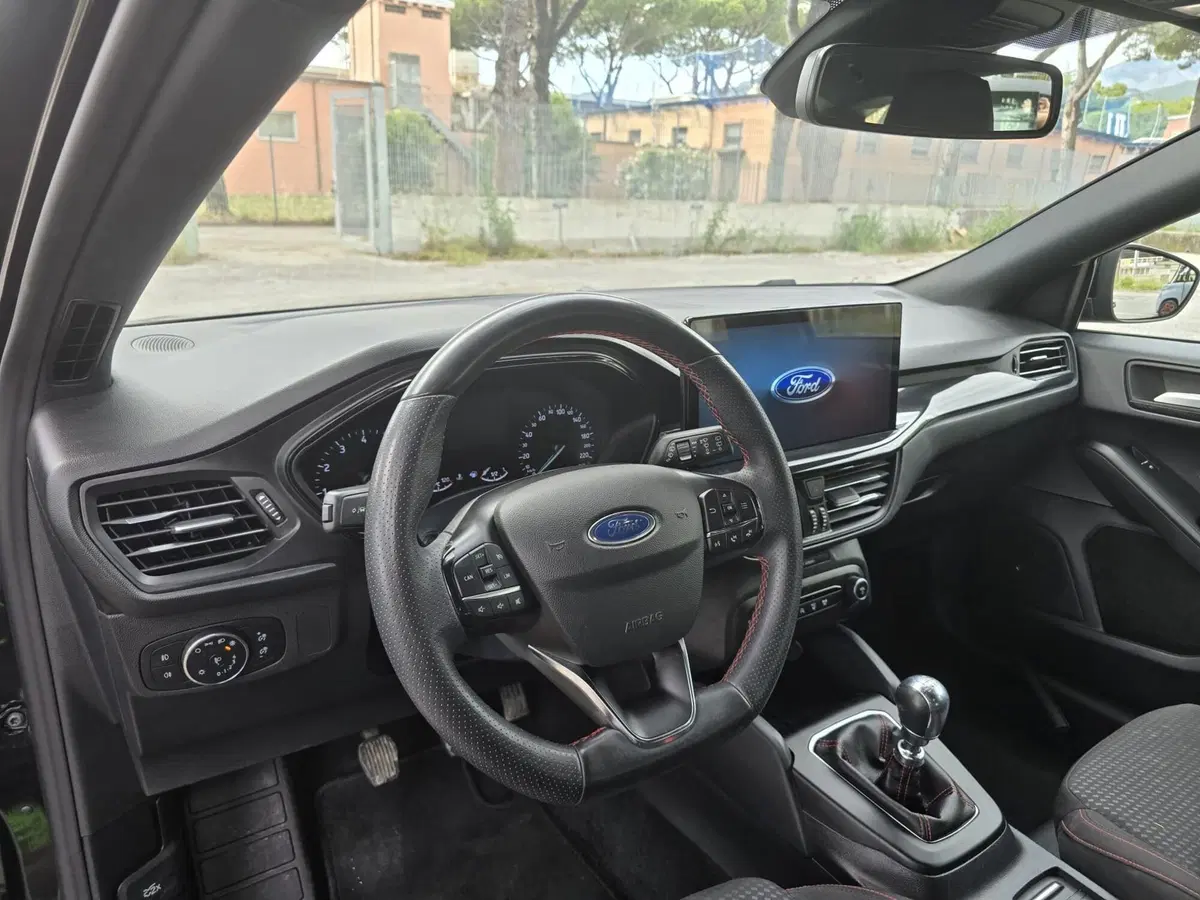 Ford Focus Station Wagon usata a Massa-Carrara (18)