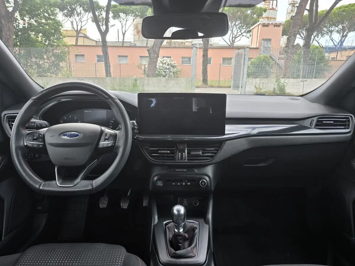 Ford Focus Station Wagon usata a Massa-Carrara (6)