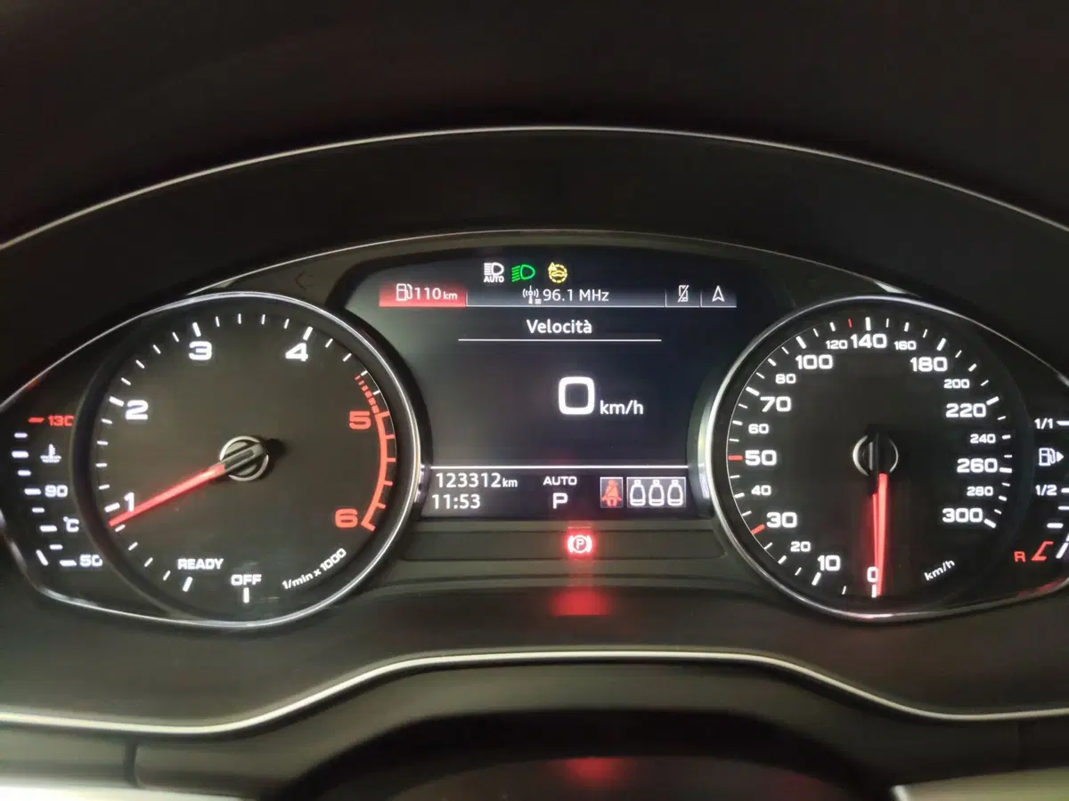 Audi Q5 Sportback usata a Modena (9)