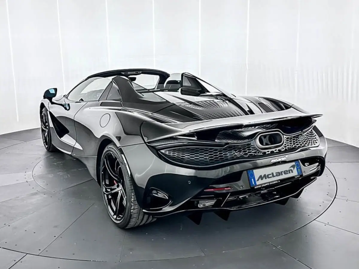 McLaren 750S Cabrio nuova a Milano (6)