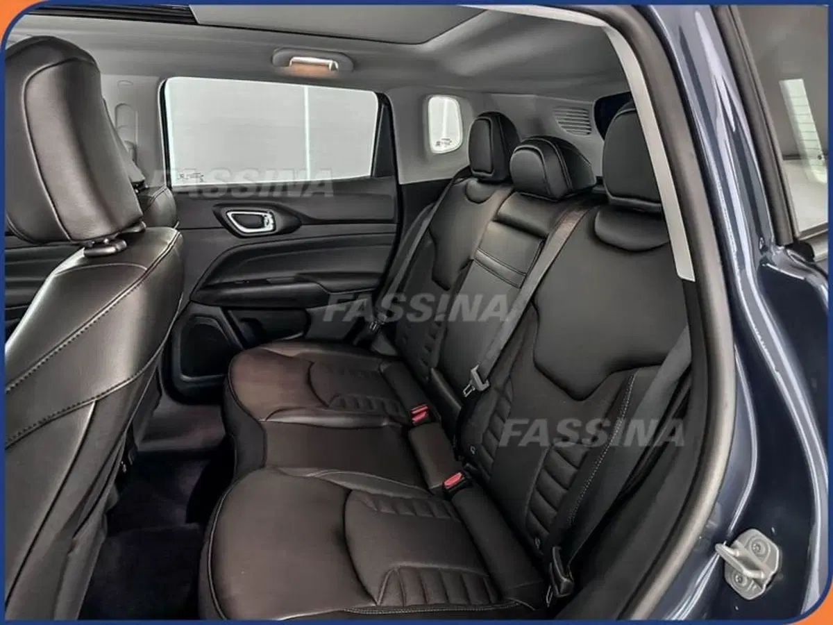 Jeep Compass nuova a Milano (11)