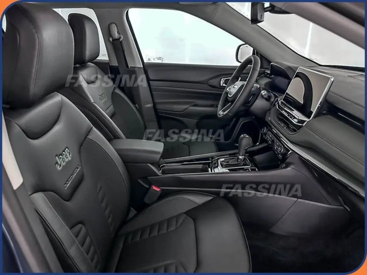 Jeep Compass nuova a Milano (14)