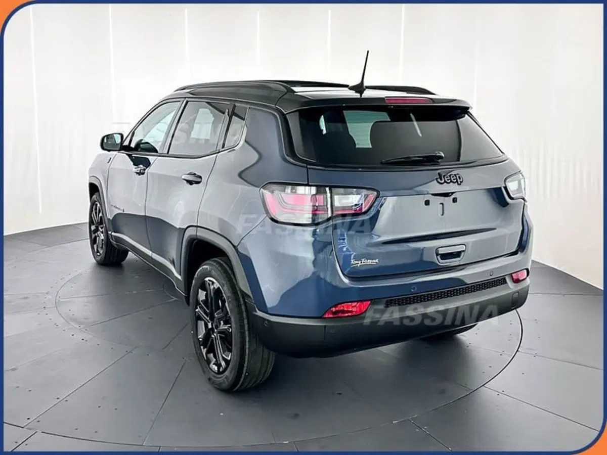 Jeep Compass nuova a Milano (4)