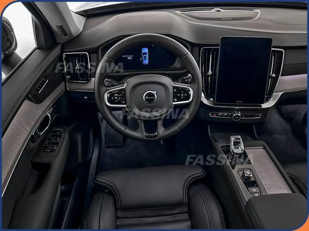 Volvo XC90 nuova a Milano (11)