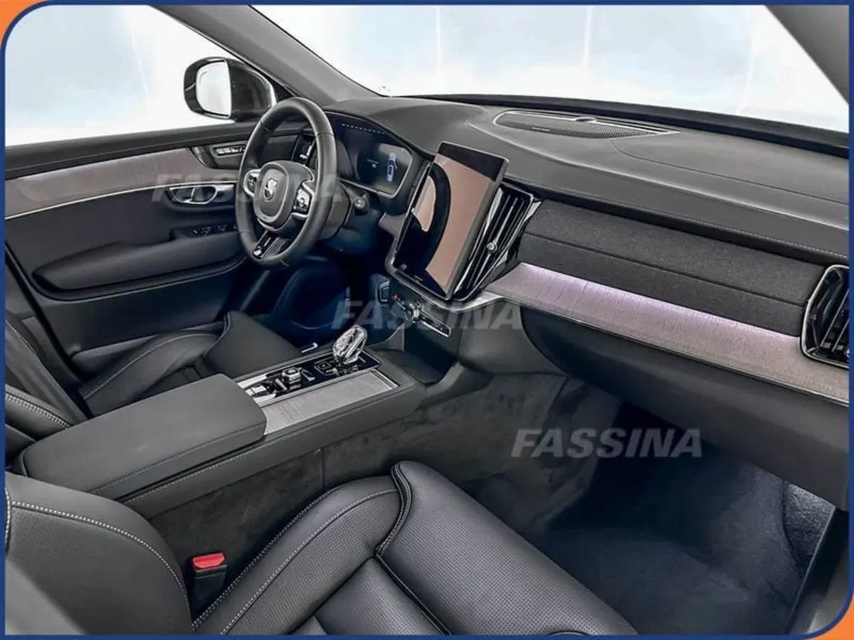 Volvo XC90 nuova a Milano (13)