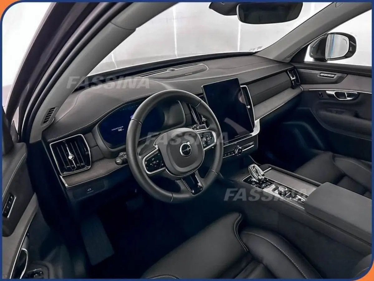 Volvo XC90 nuova a Milano (9)