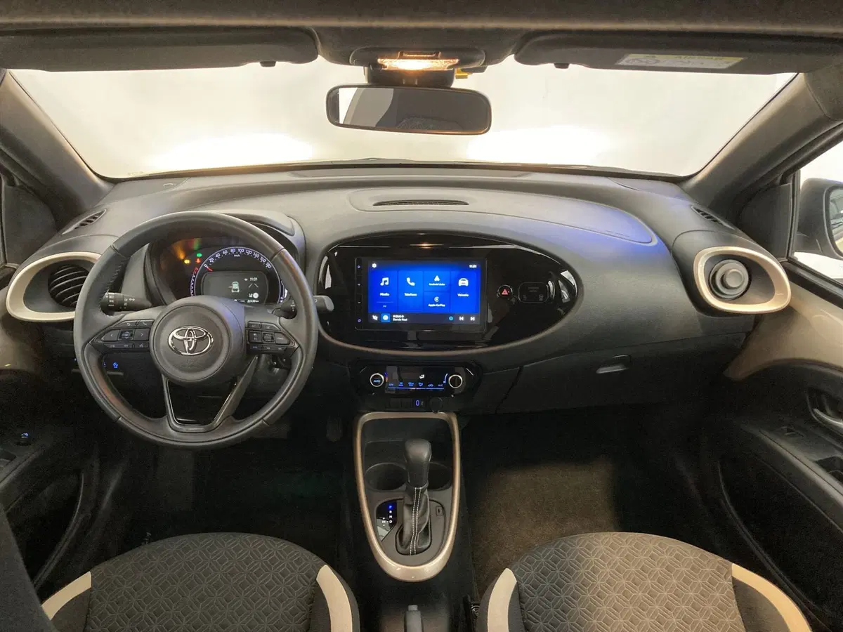 Toyota Aygo X usata a Foggia (12)