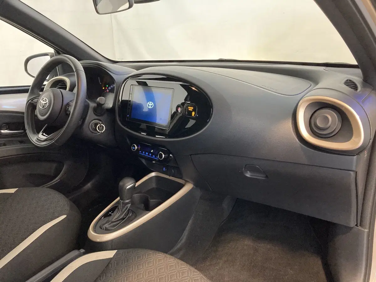 Toyota Aygo X usata a Foggia (13)