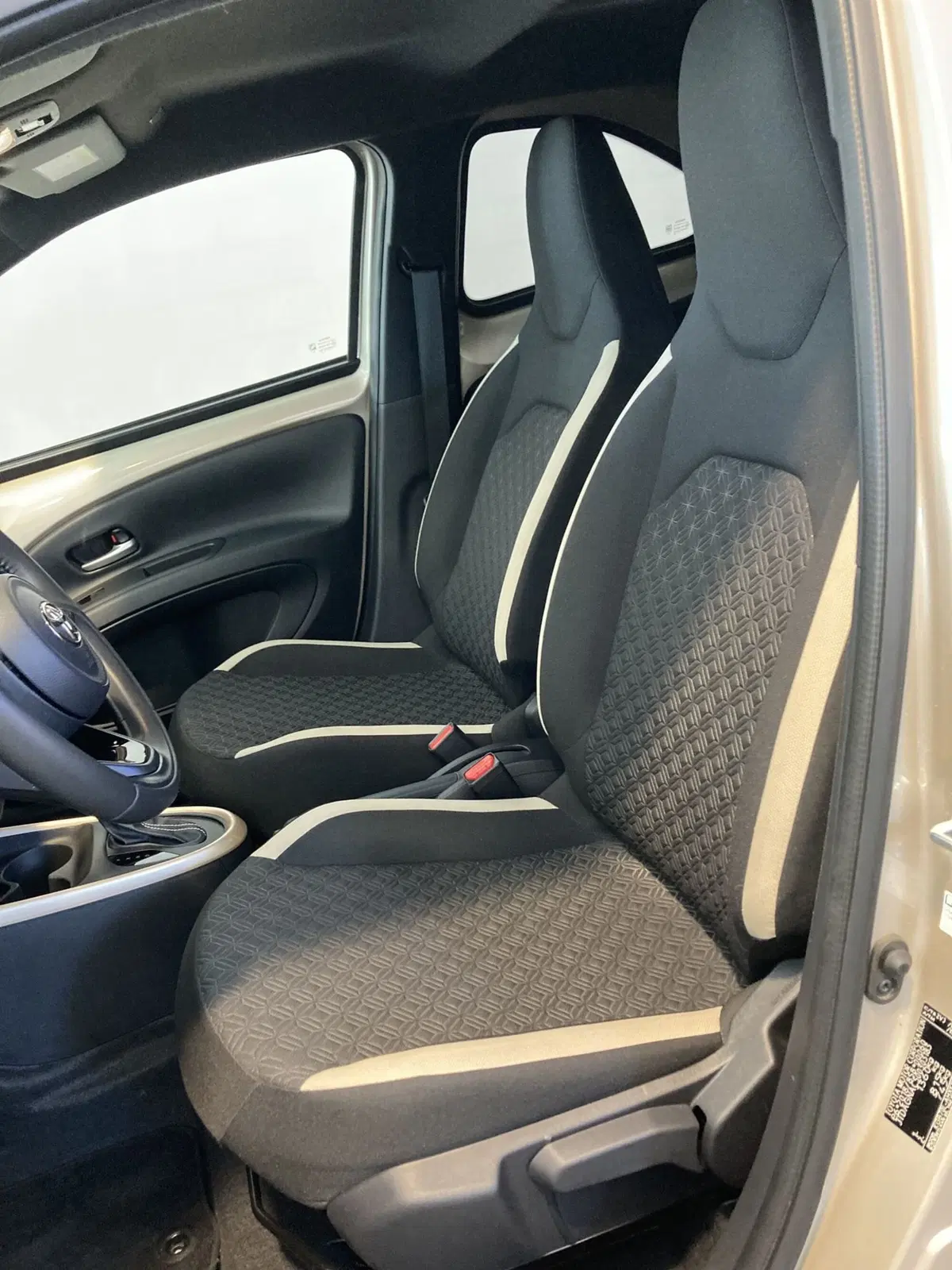 Toyota Aygo X usata a Foggia (6)