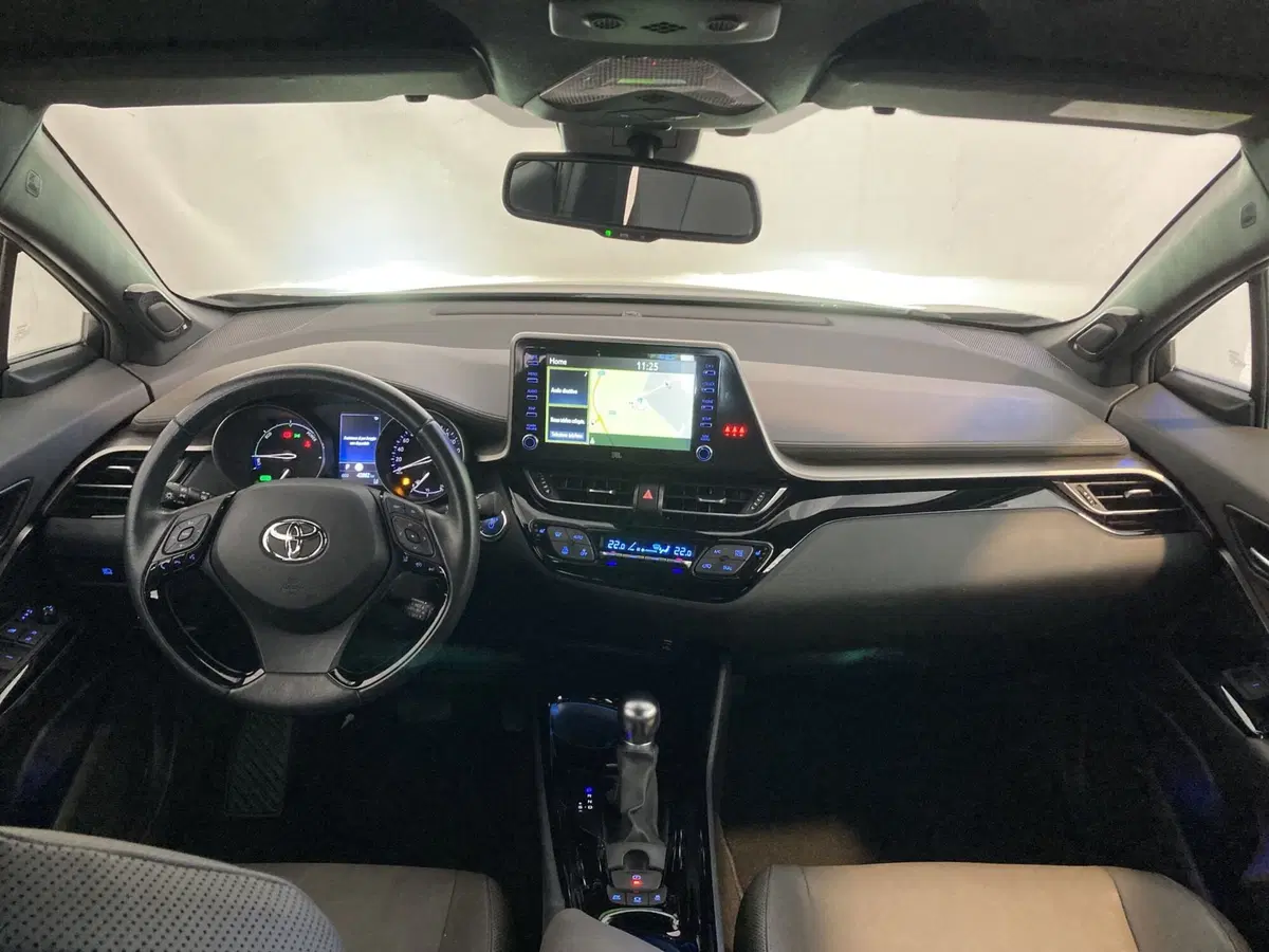Toyota Toyota C-HR usata a Foggia (13)
