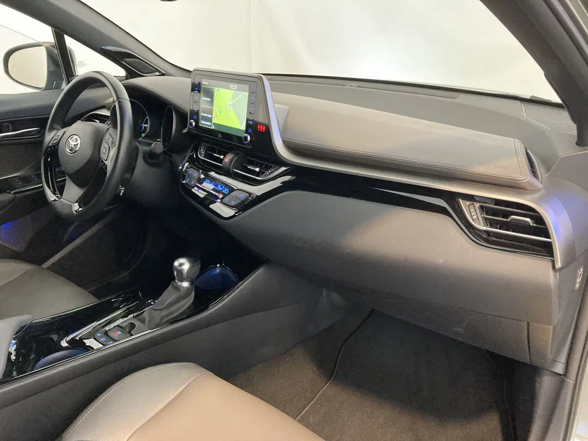 Toyota Toyota C-HR usata a Foggia (14)
