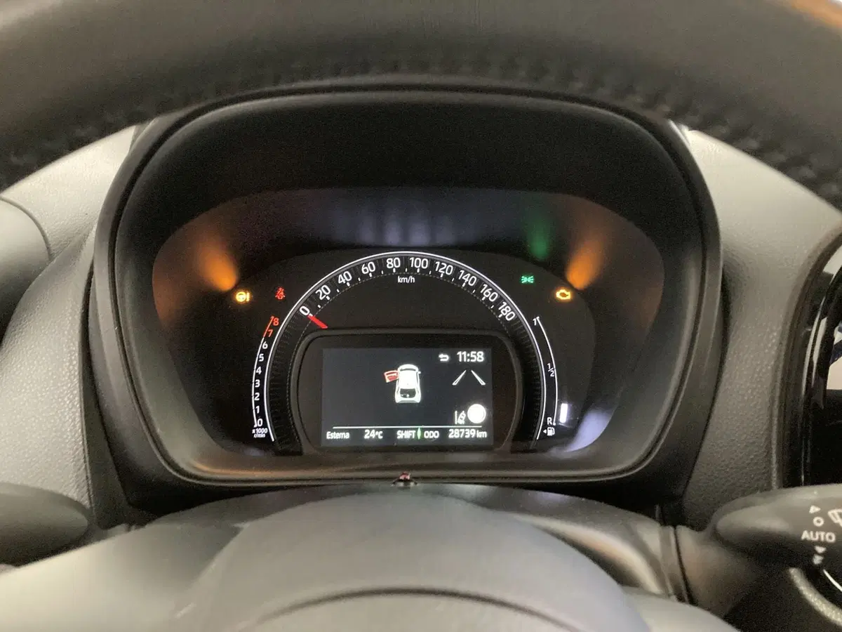 Toyota Aygo X usata a Foggia (14)
