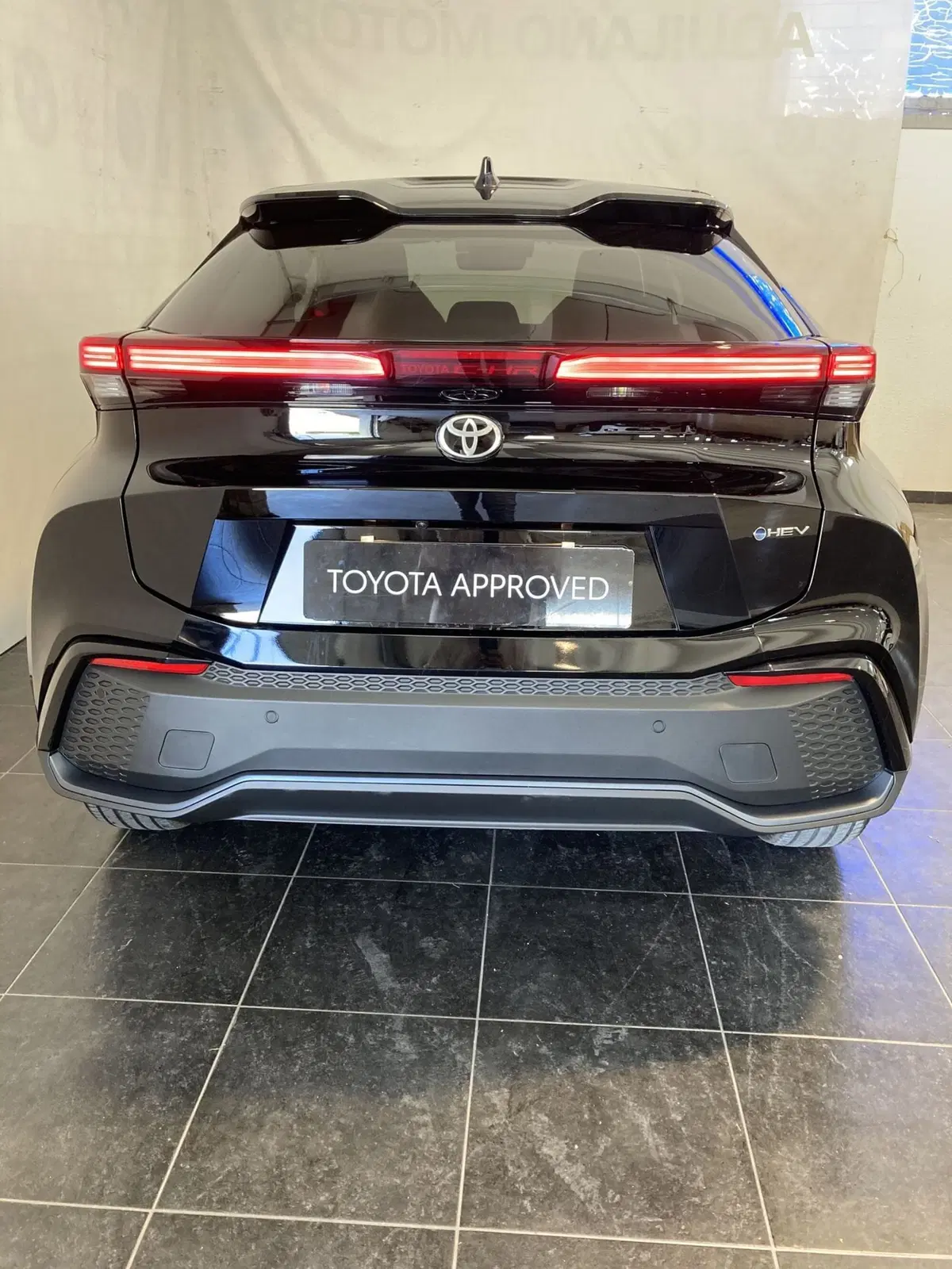 Toyota Toyota C-HR usata a Foggia (18)