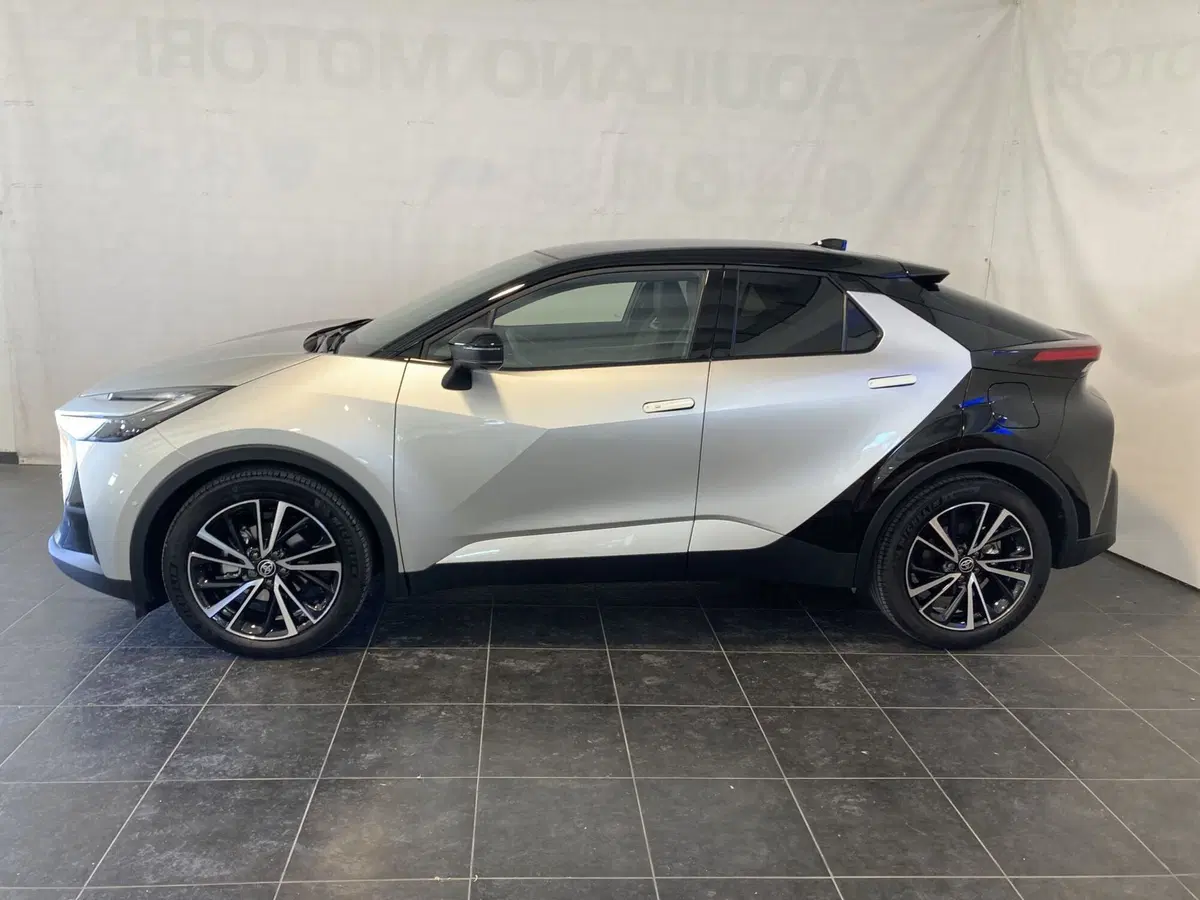Toyota Toyota C-HR usata a Foggia (4)